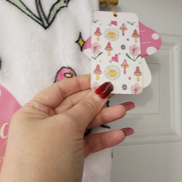 NWT Adorable ๐ Mushroom with ๐ flowers soft Blanket ! - Picture 3 of 7